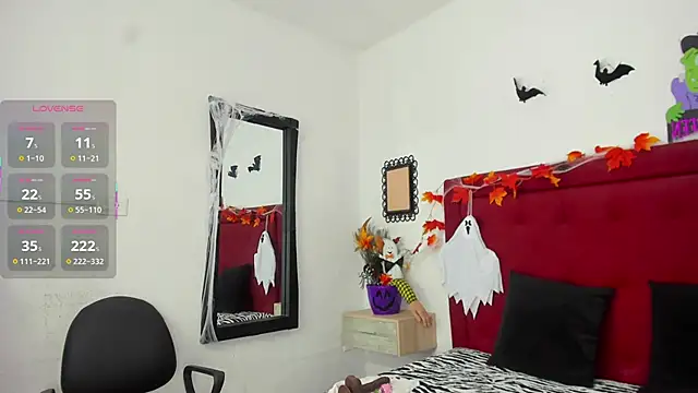 Sassha ferrer online show from 10/24/25, 09:11