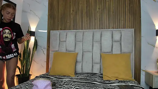 Sassha ferrer online show from 01/08/26, 07:27