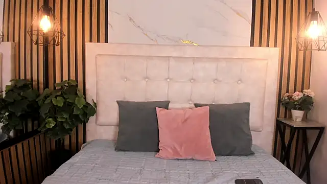 Sassha ferrer online show from 02/15/26, 12:25