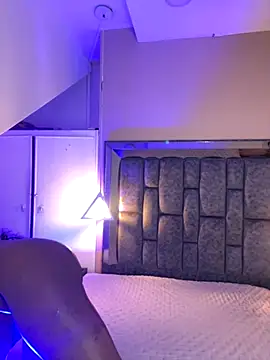 Snapshot of SofiRuiz_ chatting on 10/25/25, 03:03 SofiRuiz online show from 10/25/25, 03:03