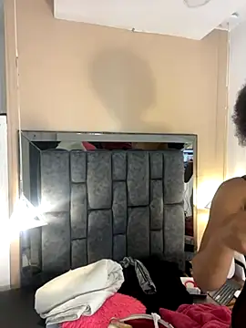 Snapshot of SofiRuiz_ chatting on 11/11/25, 03:39 SofiRuiz online show from 11/11/25, 03:39