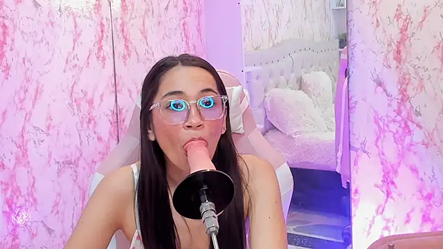 GabbiePrice online show from 10/11/25, 08:51