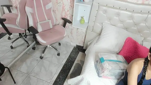 GabbiePrice online show from 02/02/26, 02:27