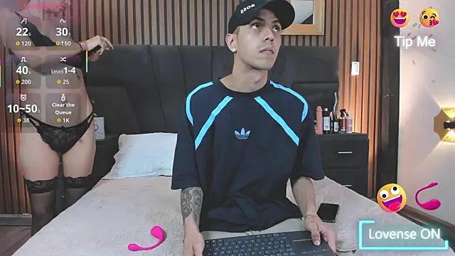 DerryAndIzzy online show from 11/09/25, 07:28