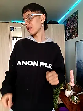 heyy noah11 online show from 10/31/25, 07:59