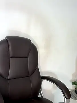  Isabella 1 online show from 12/19/25, 02:40