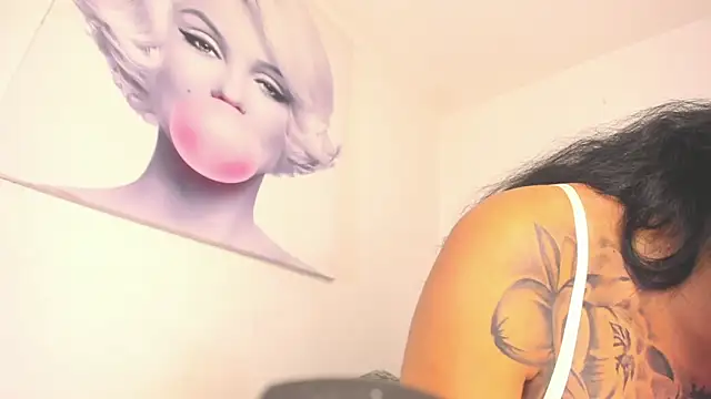 BiancaValentinna online show from 11/06/25, 12:22