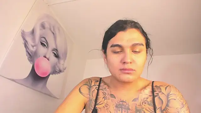 BiancaValentinna online show from 11/12/25, 06:52