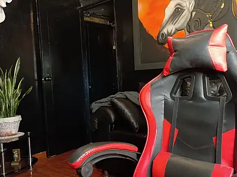 Molotov Explosive online show from 02/02/26, 12:31