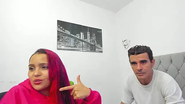 Snapshot of Sofi_And_Santy chatting on 11/22/25, 01:48 Sofi And Santy online show from 11/22/25, 01:48