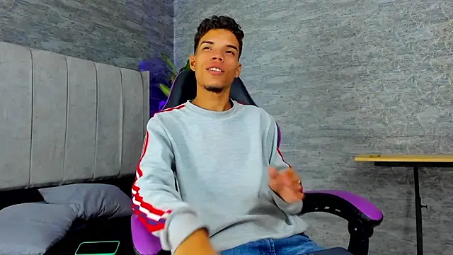 jhojan foxxx  online show from 11/10/25, 09:03