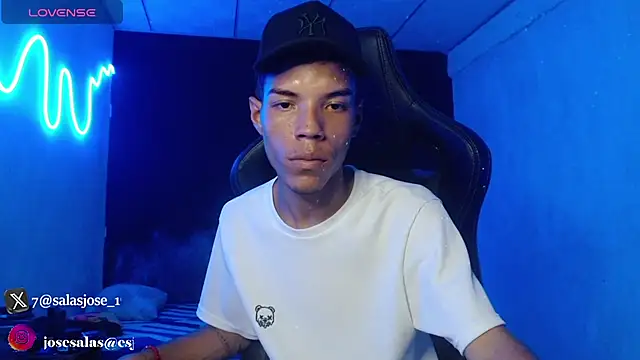 jhojan foxxx  online show from 11/24/25, 08:19