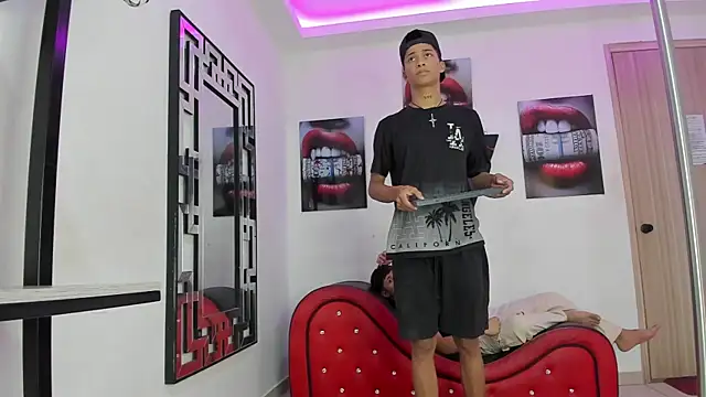 EMPIRE BOYS1 online show from 11/28/25, 07:16