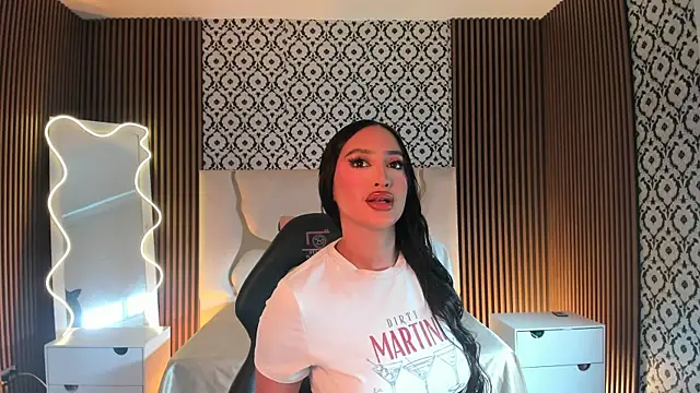 BEELLA TAY1 online show from 04/21/26, 12:11