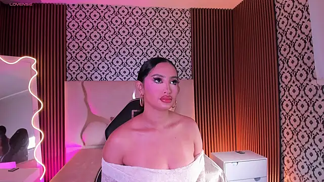 BEELLA TAY1 online show from 04/23/26, 12:04