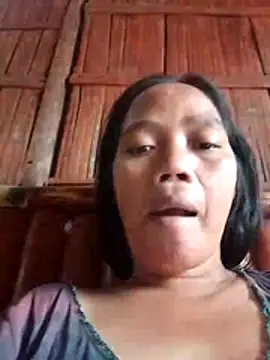 Snapshot of sweet_lara33 chatting on 02/10/26, 04:05 sweet lara33 online show from 02/10/26, 04:05