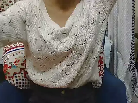 Snapshot of hii_tanisha chatting on 11/19/25, 06:24 hii tanisha online show from 11/19/25, 06:24