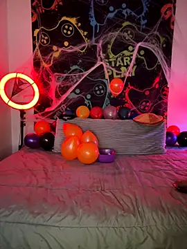 MiniMonroe online show from 11/01/25, 08:27