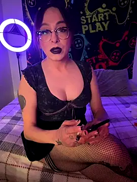 MiniMonroe online show from 11/06/25, 09:43