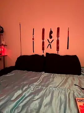 MiniMonroe online show from 11/26/25, 11:55