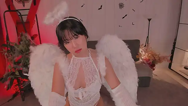 Snapshot of Erika_Kim chatting on 10/29/25, 06:04 Erika Kim online show from 10/29/25, 06:04