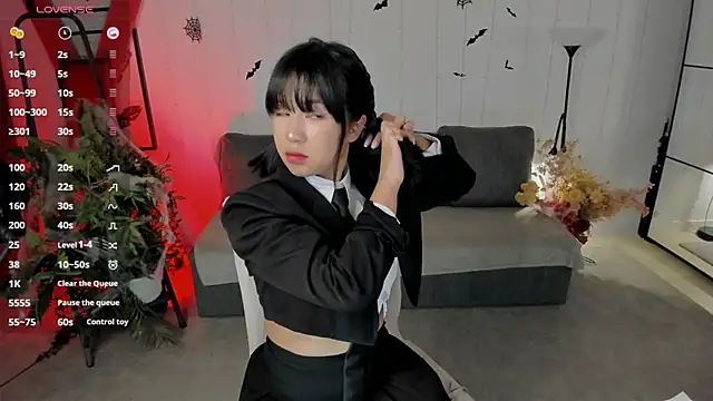 Snapshot of Erika_Kim chatting on 10/30/25, 06:37 Erika Kim online show from 10/30/25, 06:37