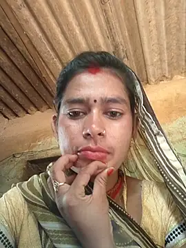 Snapshot of Sunakshi_sh chatting on 10/12/25, 06:34 Sunakshi sh online show from 10/12/25, 06:34