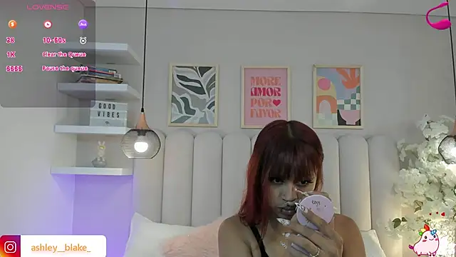 Snapshot of Isabella__gonzalez_ chatting on 11/29/25, 03:20 Isabella gonzalez online show from 11/29/25, 03:20