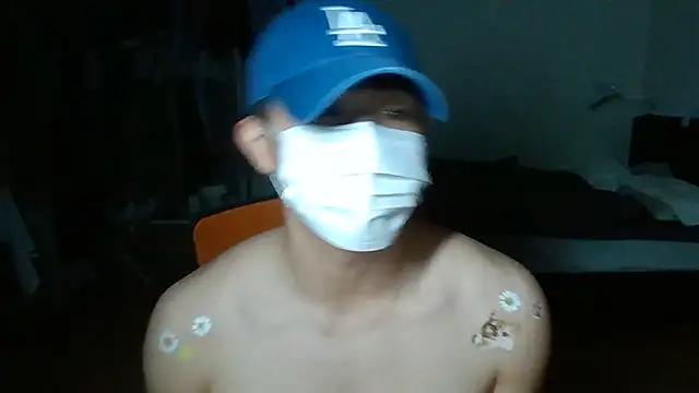 Snapshot of koreanboy2121 chatting on 06/18/26, 04:11 koreanboy2121 online show from 06/18/26, 04:11