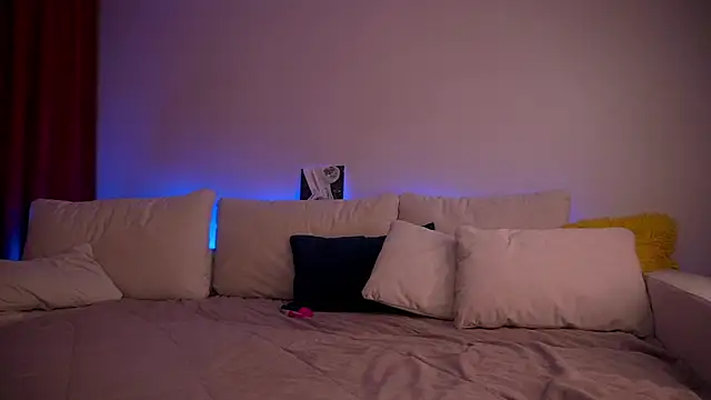  infinitespring  online show from 10/30/25, 07:21