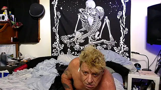 whitehole4bbc252 online show from 03/26/26, 06:19