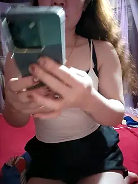 LeanaLy online show from 12/20/25, 02:35