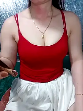Snapshot of LeanaLy chatting on 05/29/26, 01:58 LeanaLy online show from 05/29/26, 01:58