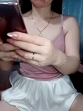 Snapshot of LeanaLy chatting on 06/24/26, 12:37 LeanaLy online show from 06/24/26, 12:37