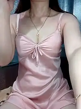 Snapshot of LeanaLy chatting on 07/03/26, 01:34 LeanaLy online show from 07/03/26, 01:34