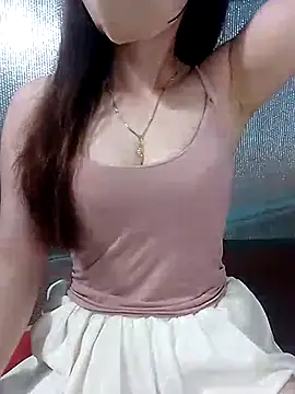 Snapshot of LeanaLy chatting on 08/05/26, 12:24 LeanaLy online show from 08/05/26, 12:24