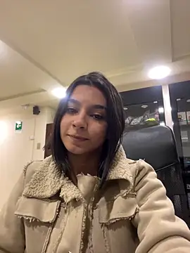 AlyssaRay online show from 02/10/26, 06:45