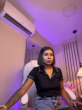 AlyssaRay online show from 04/02/26, 11:41