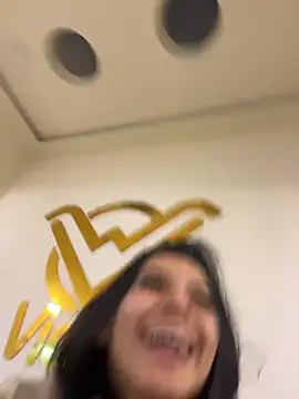 AlyssaRay online show from 04/17/26, 12:19