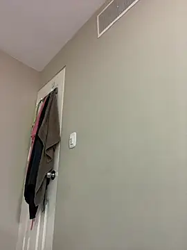 AlyssaRay online show from 04/23/26, 05:59