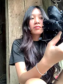 Snapshot of linh-lan1 chatting on 10/29/25, 06:59 linh-lan1 online show from 10/29/25, 06:59