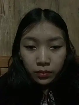 Snapshot of linh-lan1 chatting on 11/23/25, 12:27 linh-lan1 online show from 11/23/25, 12:27