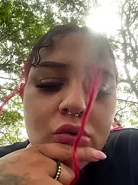 Snapshot of atennea_diiossa chatting on 11/16/25, 04:45 atennea diiossa online show from 11/16/25, 04:45