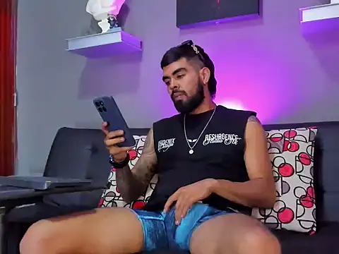 black kameron  online show from 11/04/25, 09:36