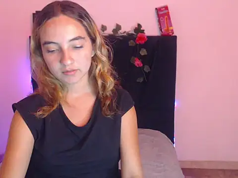Snapshot of mandyy_petite chatting on 10/11/25, 07:56 mandyy petite online show from 10/11/25, 07:56