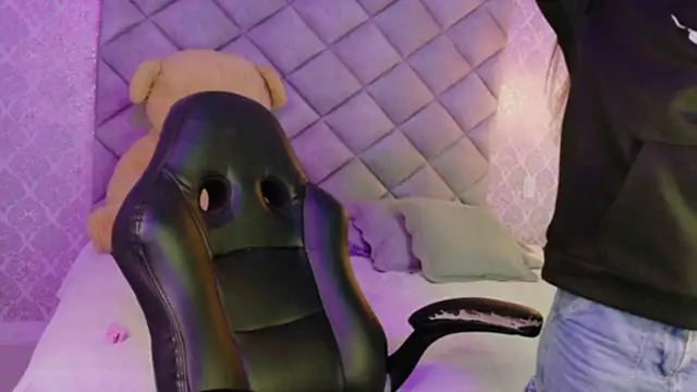 CARO ADAMS1 online show from 11/21/25, 11:31