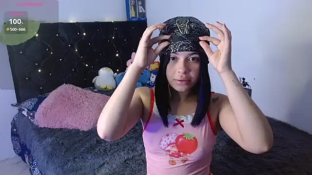 Snapshot of Megan_ve chatting on 11/26/25, 02:23 Megan ve online show from 11/26/25, 02:23