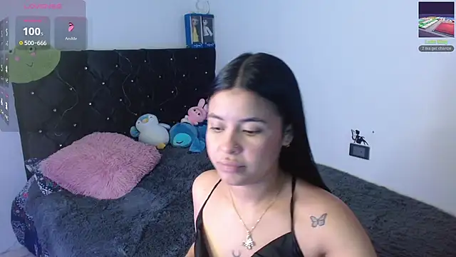 Snapshot of Megan_ve chatting on 11/28/25, 02:25 Megan ve online show from 11/28/25, 02:25