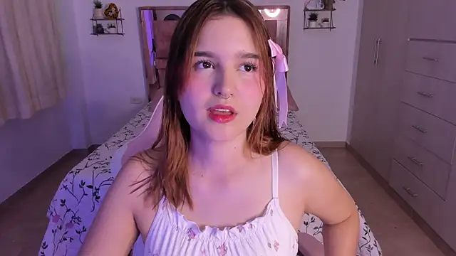 MIACUTEE  online show from 07/10/26, 10:23