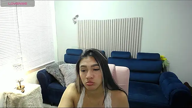 Snapshot of Reichell_Princess chatting on 11/18/25, 05:12 Reichell Princess online show from 11/18/25, 05:12